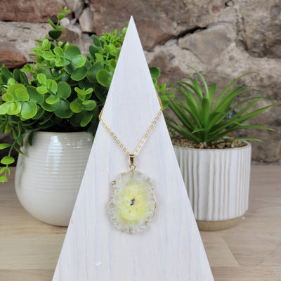 Agate Sliced Dyed Gold Plated Necklace