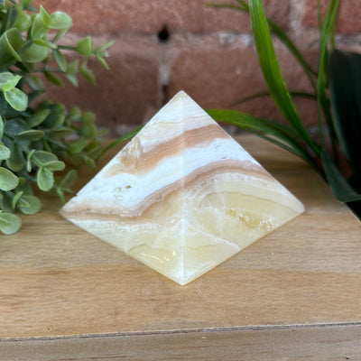 Amber Onyx Pyramid