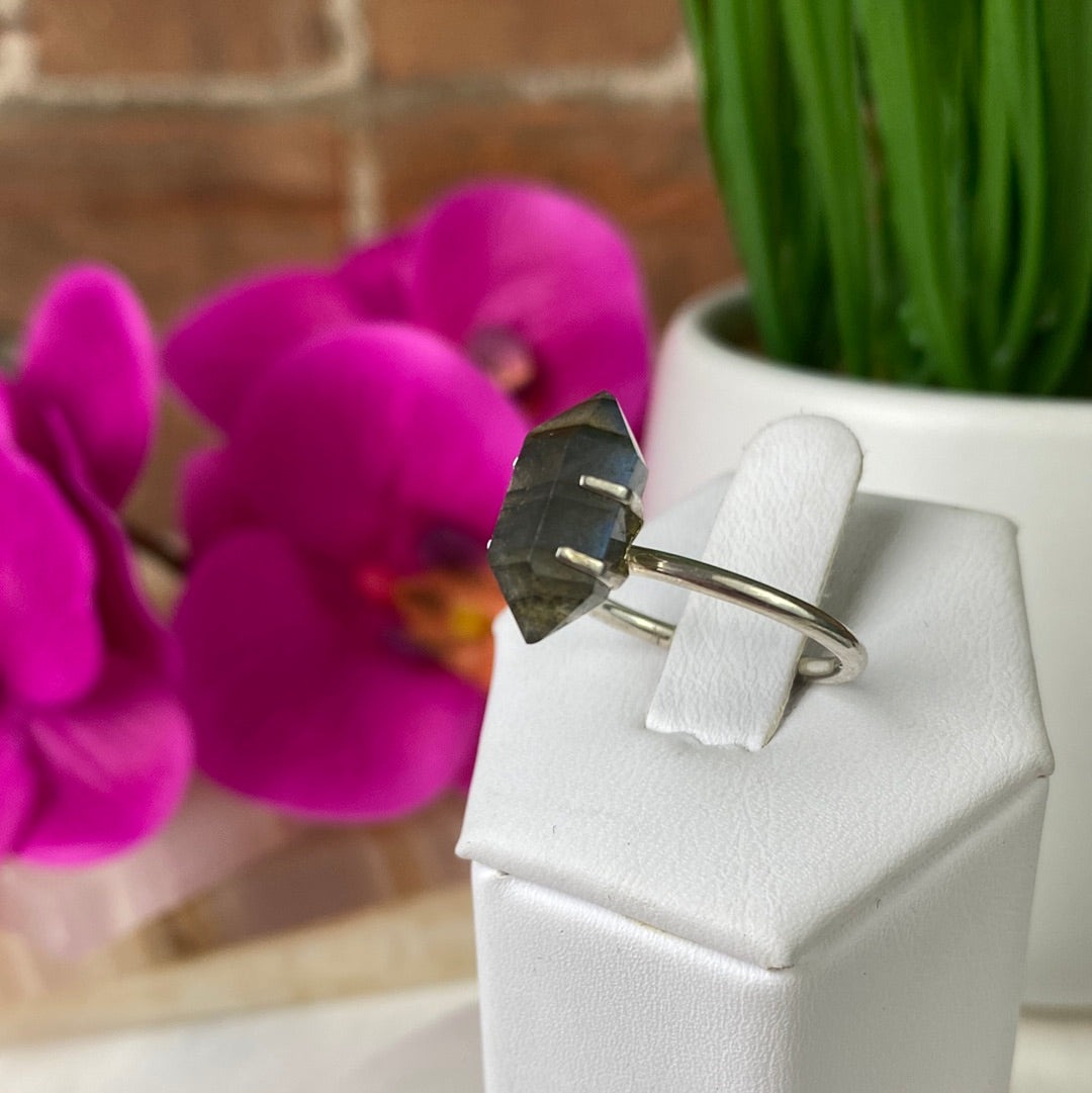Assorted (Moonstone, Labradorite, Tiger Eye) Double Terminated Point Ring Set with Prongs in sterling silver - 10mm