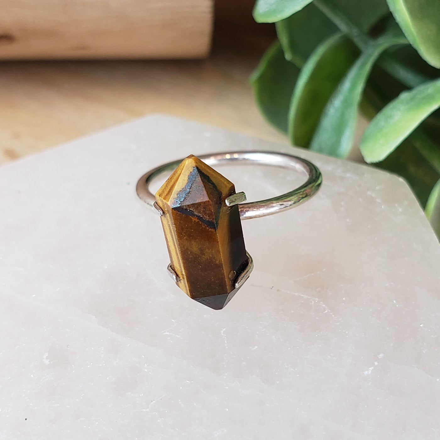 Assorted (Moonstone, Labradorite, Tiger Eye) Double Terminated Point Ring Set with Prongs in sterling silver - 10mm