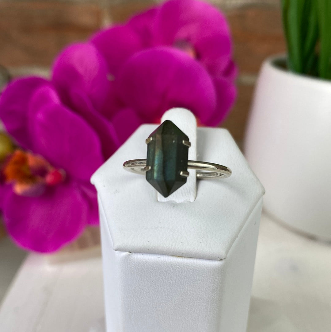 Assorted (Moonstone, Labradorite, Tiger Eye) Double Terminated Point Ring Set with Prongs in sterling silver - 10mm