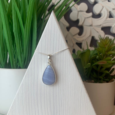Blue Lace Agate sterling silver Freeform Pendant (1.5cm x 3cm)
