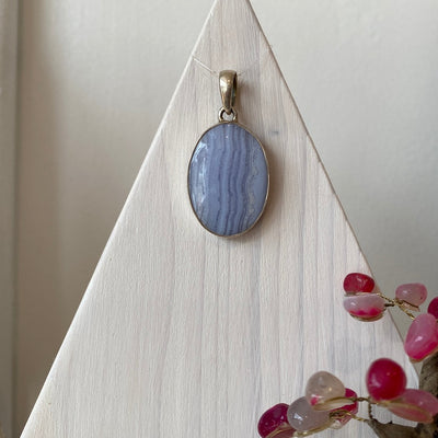 Blue Lace Agate sterling silver Freeform Pendant (1.5cm x 3cm)