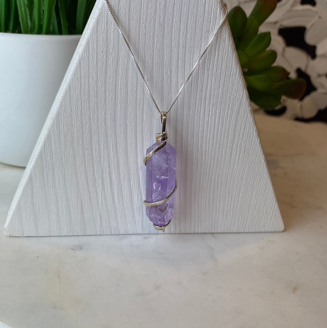 Coil Gemstone Pendant 1-2"