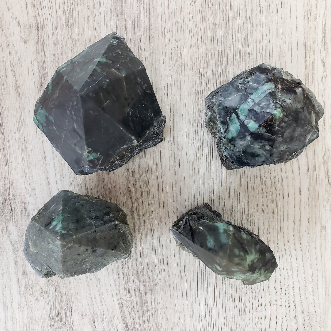 Emerald Polished Tip – Crystal Joys