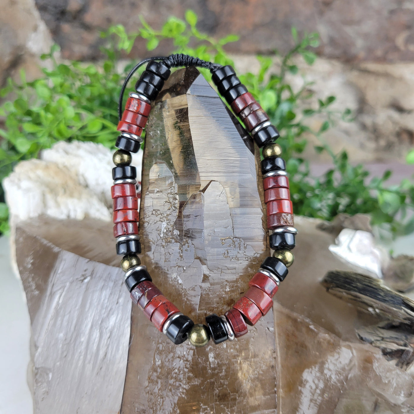 "Energy, Stamina & Perseverance" Red Agate & Black Onyx Unisex Bracelet - Artisan Made