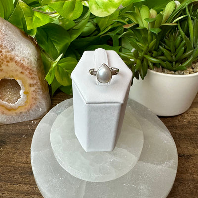 Pearl Polished sterling silver Ring (Stone: 0.25 - 0.5")