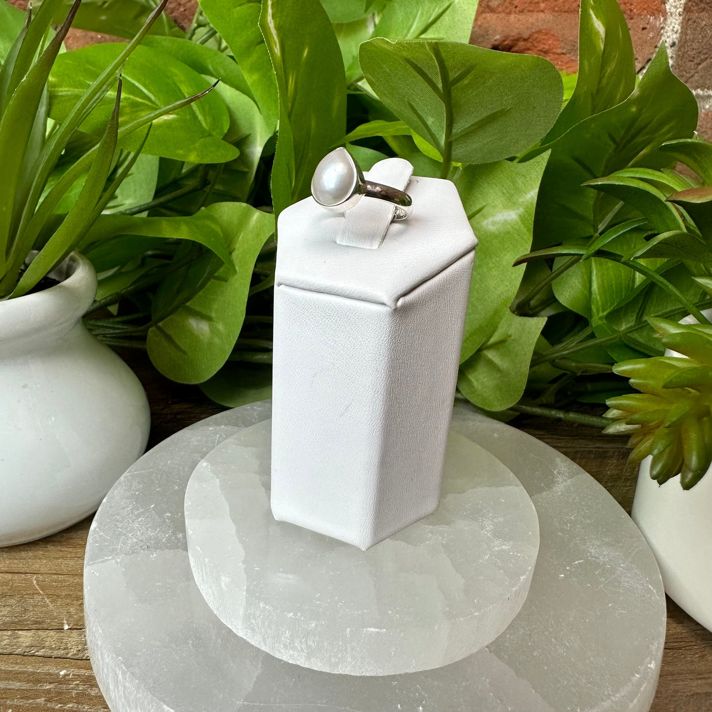 Pearl Polished sterling silver Ring (Stone: 0.25 - 0.5")