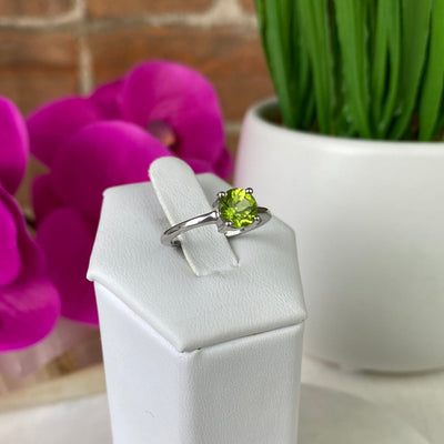 Peridot Round Cut sterling silver Prong Ring