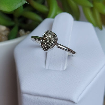 Pyrite Freeform sterling silver Bezel Ring (Stone: 0.25")