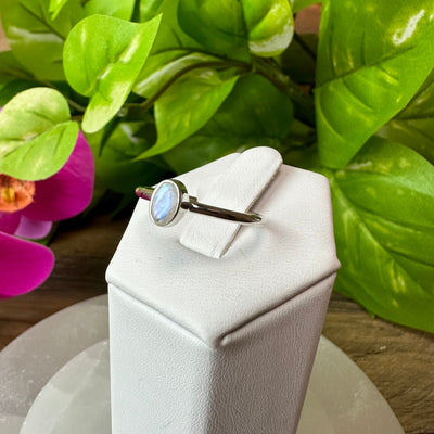 Rainbow Moonstone Faceted sterling silver Bezel Ring (Stone: 0.25")