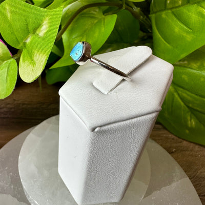 Rough Labradorite sterling silver Bezel Ring (Stone: 0.25")