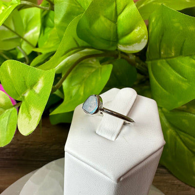 Rough Labradorite sterling silver Bezel Ring (Stone: 0.25")