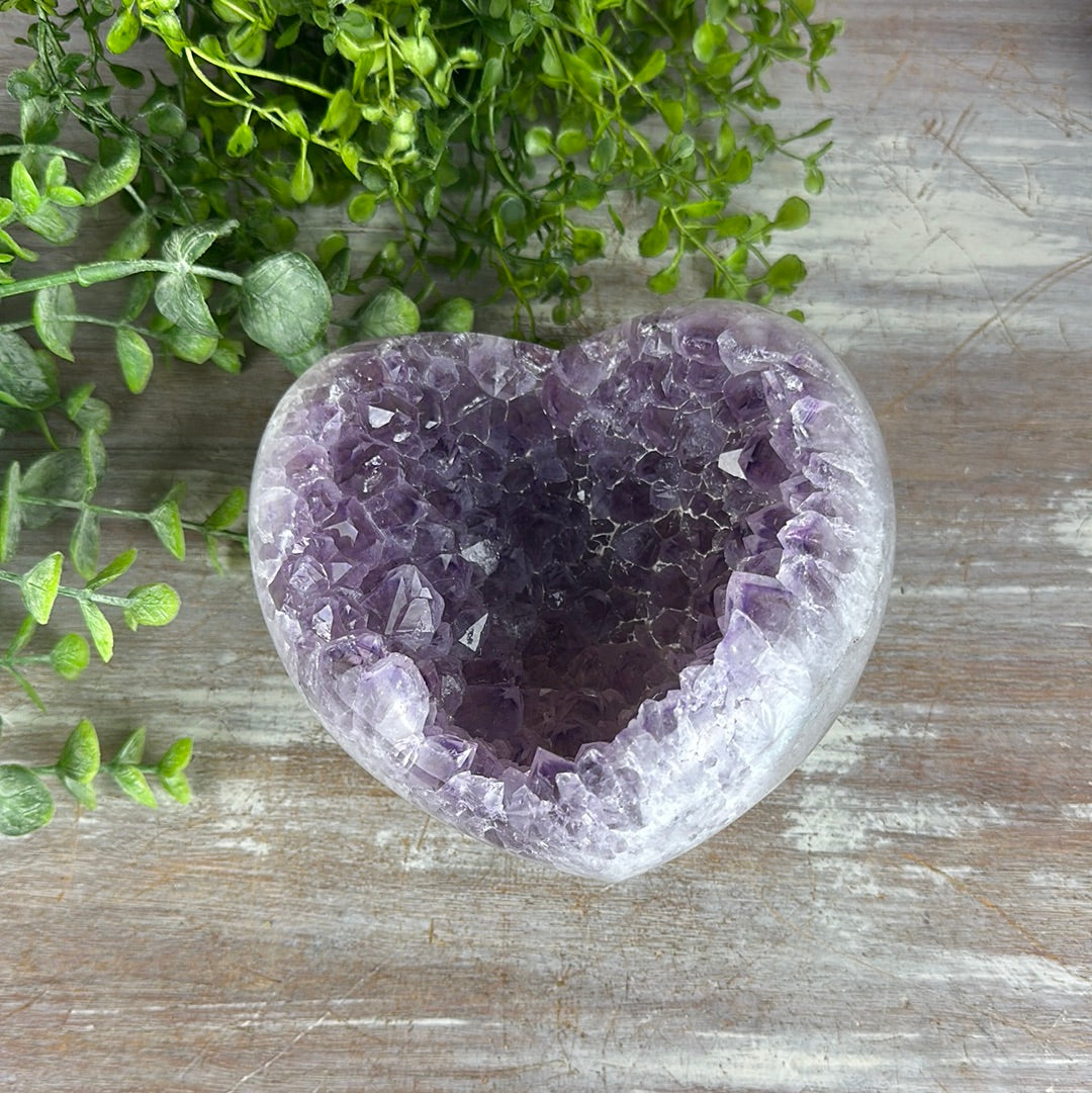 Statement Amethyst Heart 5.5" x 6" (1.30kg)