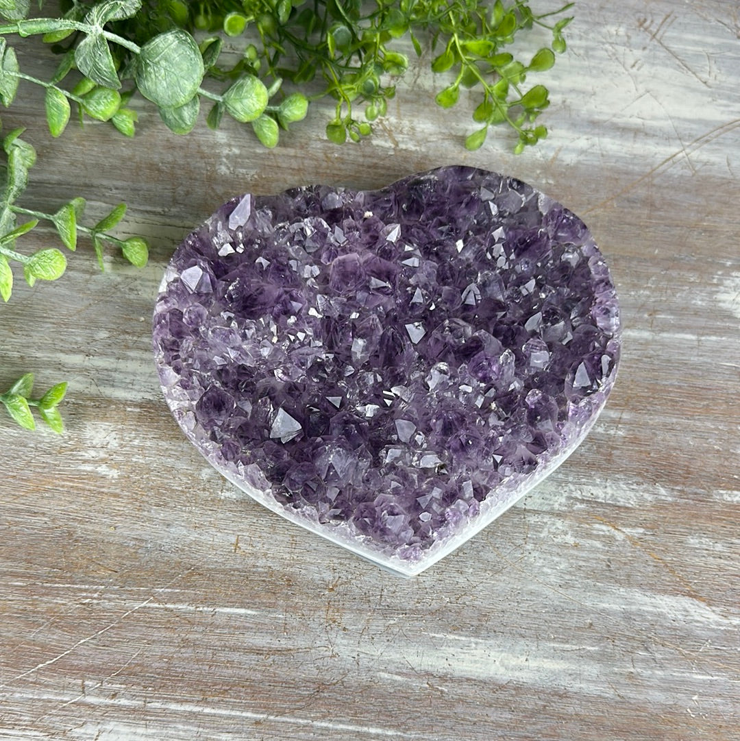 Statement Amethyst Heart 6" x 5" (0.930kg)