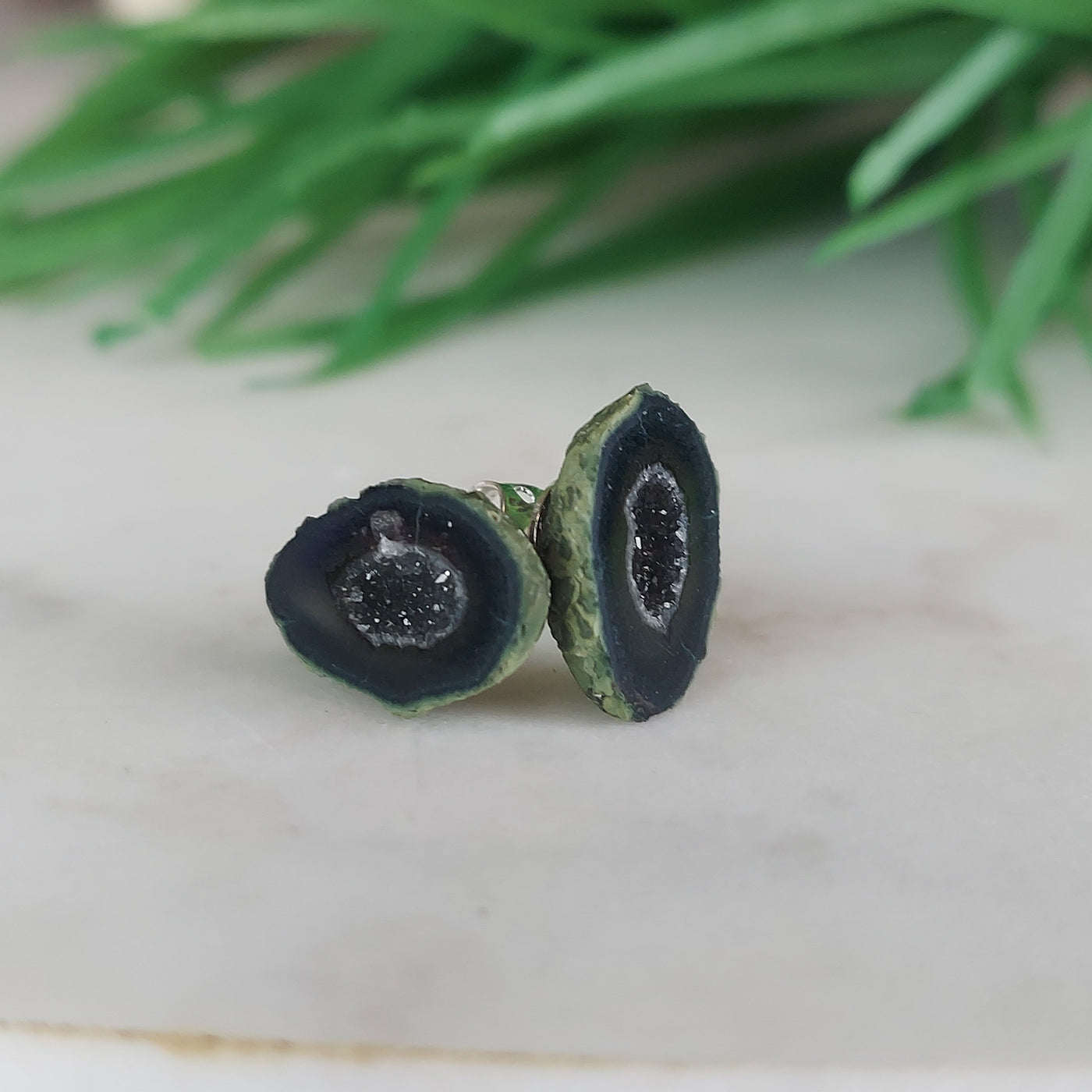 Tabasco Geode Stud Earrings .5"