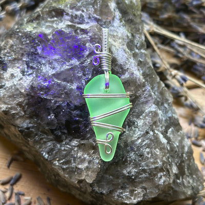 Uranium Glass Freeform Wire Wraps Necklaces Silver or Gold– Artisan Made