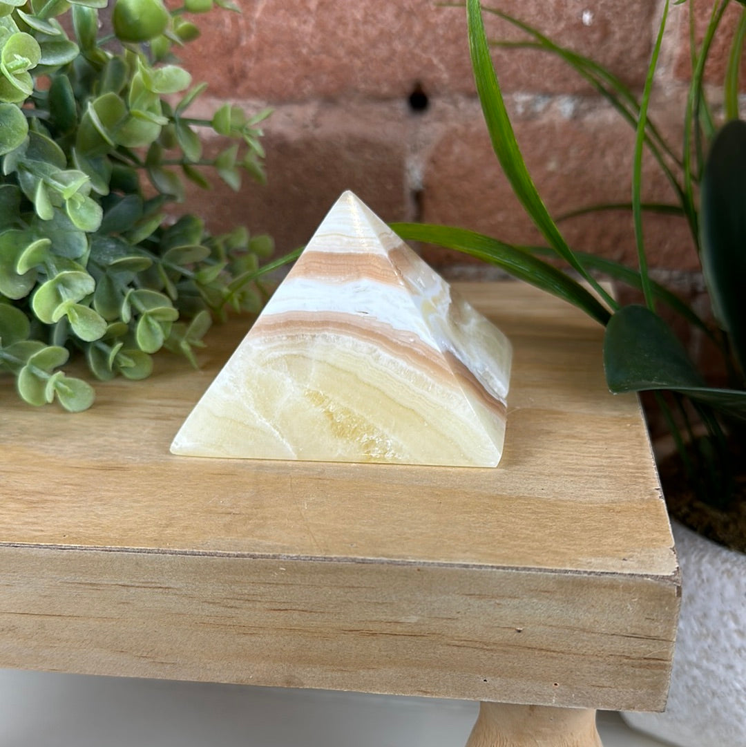 Amber Onyx Pyramid