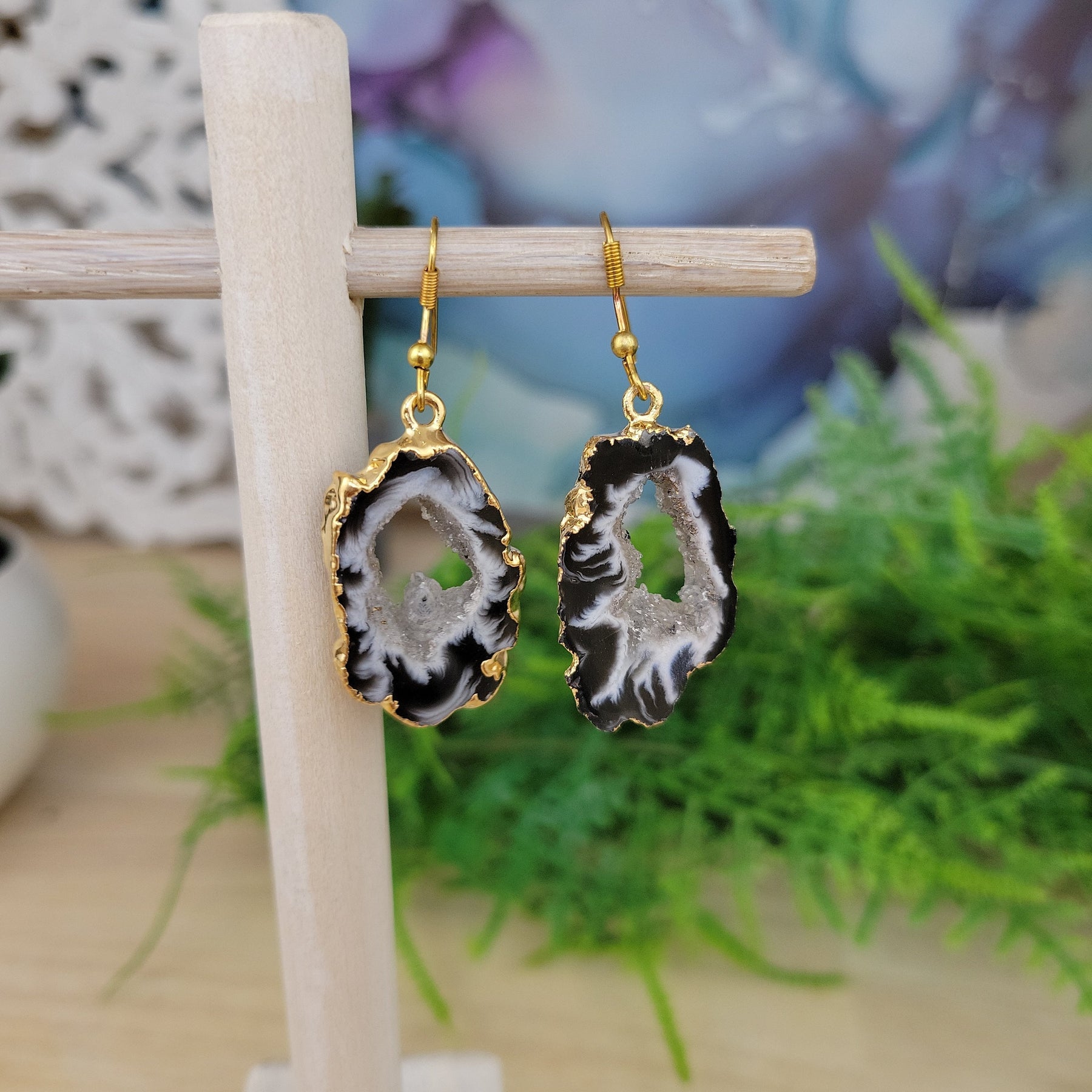 https://crystaljoys.com/cdn/shop/products/Oco-Geode-Slice-Earrings-Plated-and-non-plated-3_1800x1800.jpg?v=1698121953
