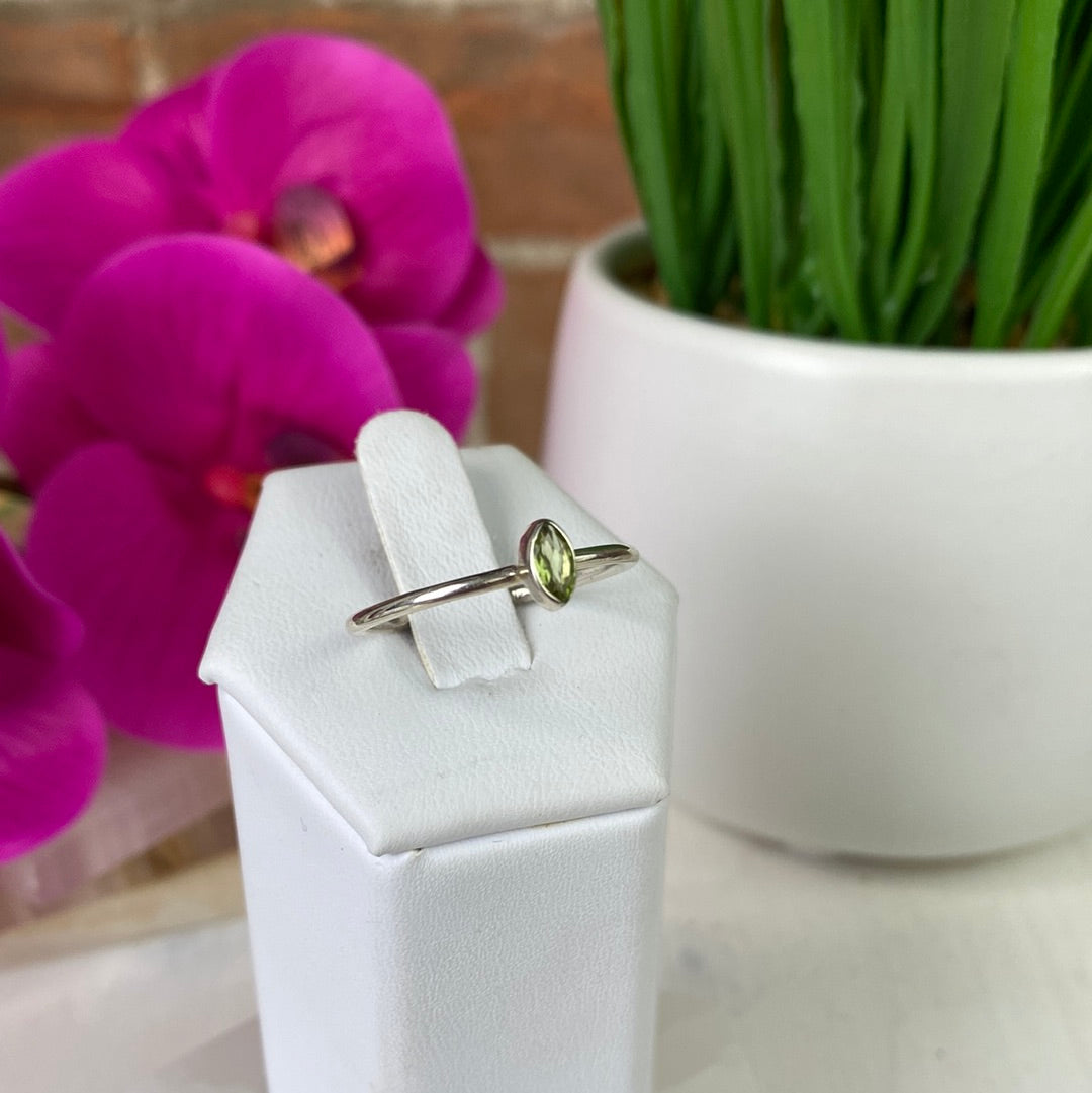 Peridot Faceted Sterling Silver Bezel Ring
