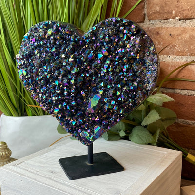 Titanium Quartz Druzy Heart on Stand-2.5-3kg